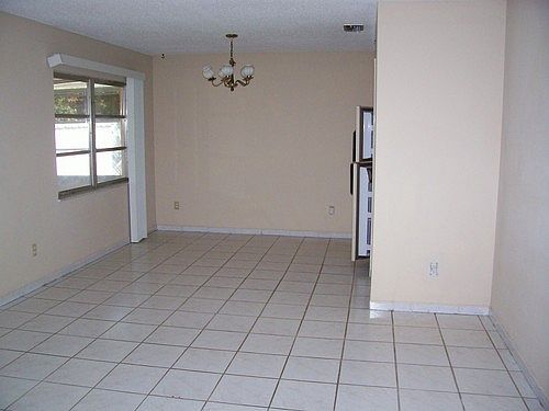 4th image of 217 Waverly Dr