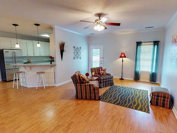 5th image of 326 Kirkwood Dr