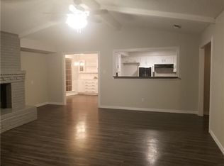 100 Shockley Ave, Desoto, TX 75115