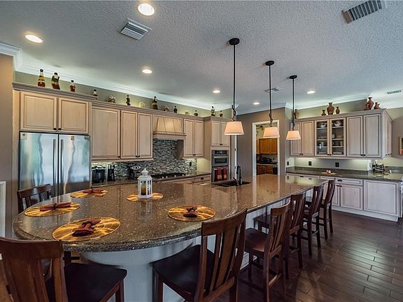 3rd image of 308 Salt Marsh Ln