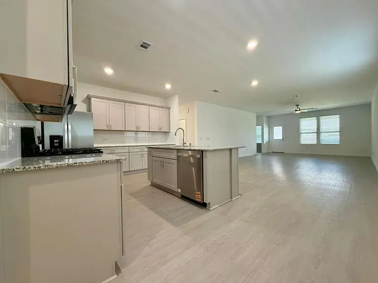 15349 Dapple Bluff Ln — Photo 3