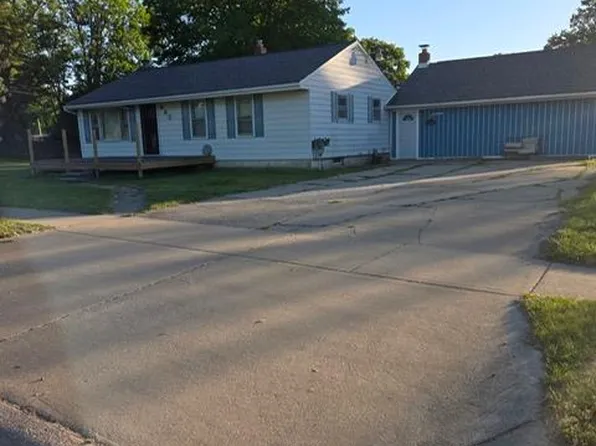 660 S Almont Ave, Imlay City, MI 48444