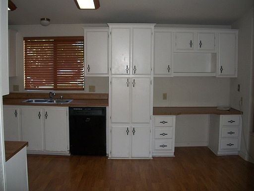 3rd image of 890 Kingman Dr
