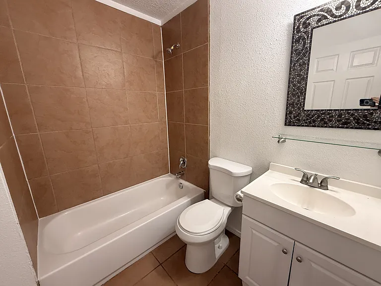 13308 Fruit Ave NE #D — Photo 4