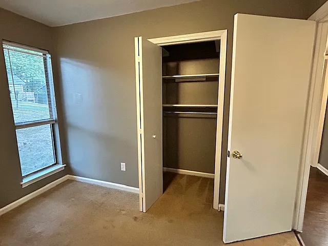 37 Point West Cir — Photo 9
