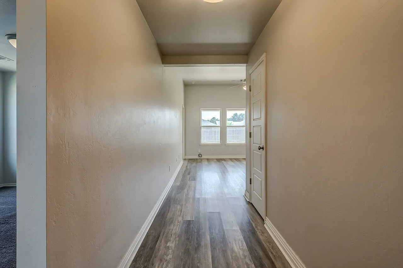 3 bed, 2.0 bath, 1197 sqft, $1,845 — Photo 1