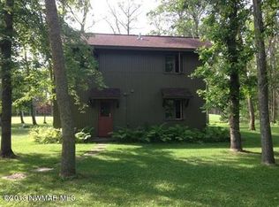 131 Birch Dr S, Warroad, MN 56763