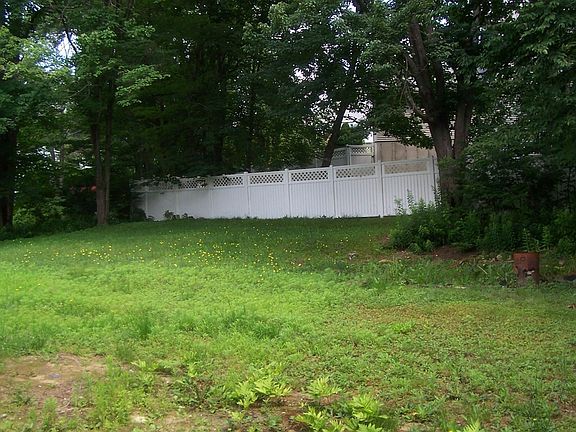 3rd image of 129 Leo Dr