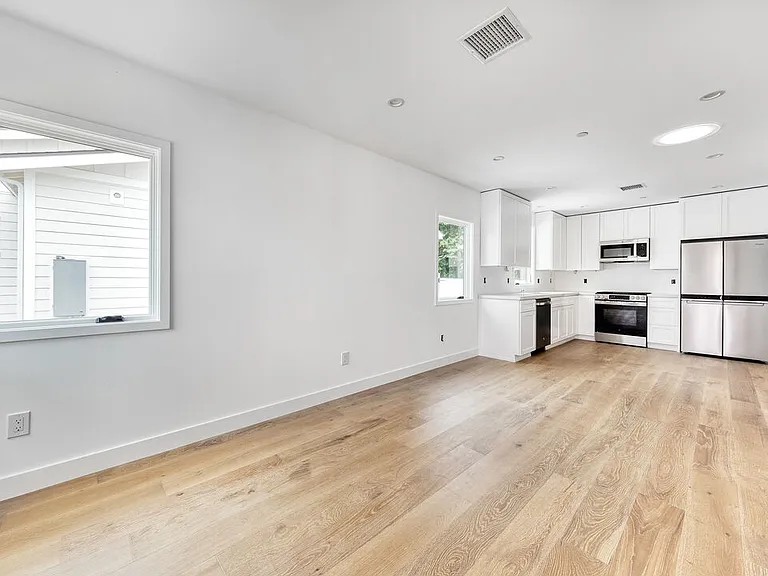 4287 La Salle Ave — Photo 3
