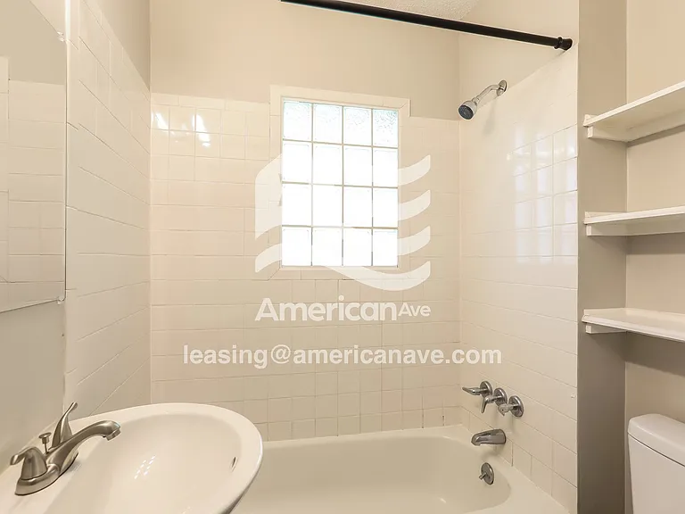 731673_010_main_bathroom_12699378.jpg