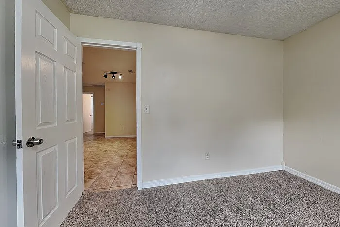 39643 Meadowood Loop — Photo 8