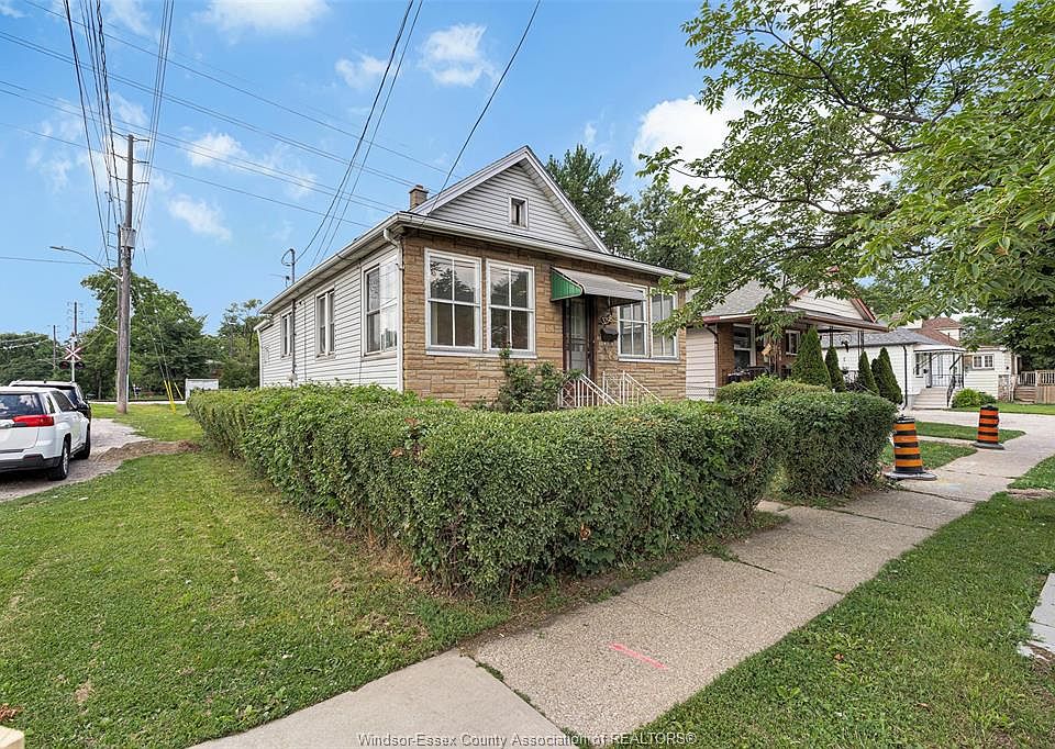 1st image of 3298 College Ave