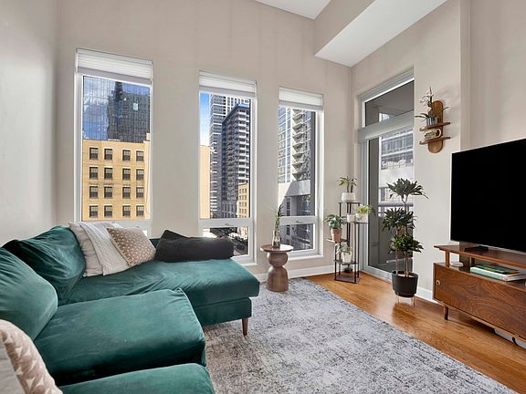 5th image of 1400 S Michigan Ave APT 603