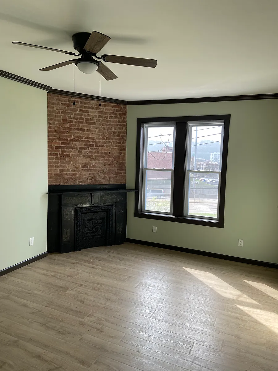 Building Photo - 904 Phineas St #2