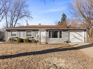 16 Spring Garden Dr, Montgomery, IL 60538