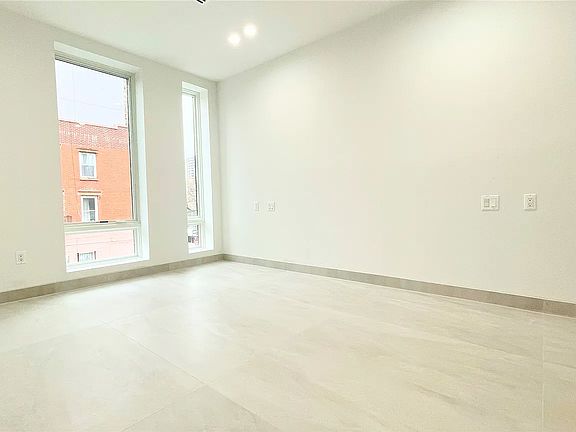 5th image of 141 Johnson Ave #1R