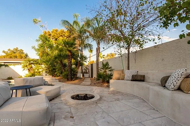 3207 E Colter St — Photo 9