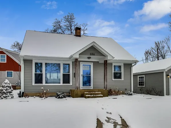 104 S Prospect St, Wheaton, IL 60187