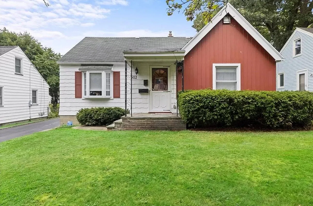 502 Falstaff Rd — Photo 2