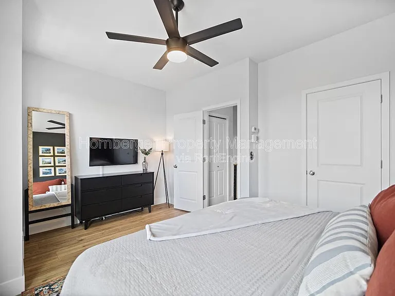 2325 W Bridge Ave — Photo 22