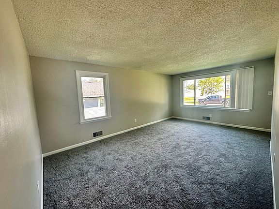 2nd image of 555 N Cottage Ave