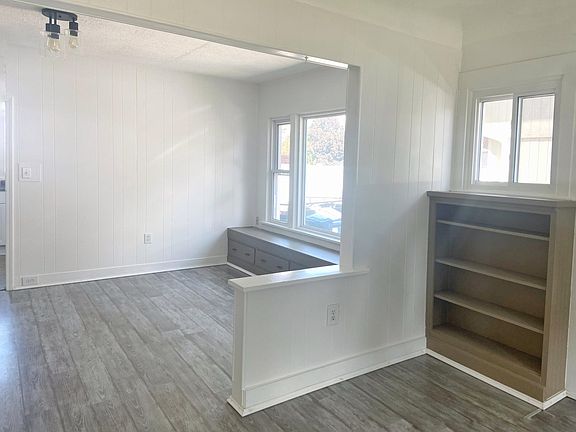 3rd image of 3611 E 23rd Ave