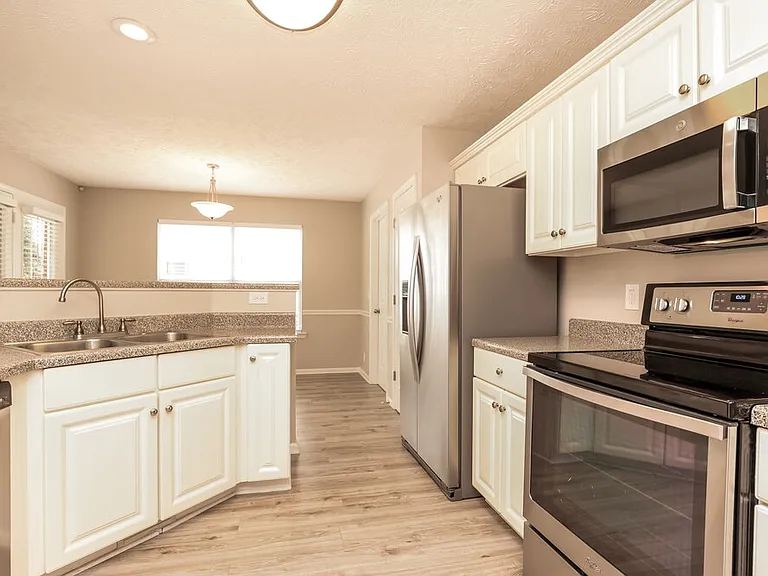 214 Quanah Parker Trl — Photo 8