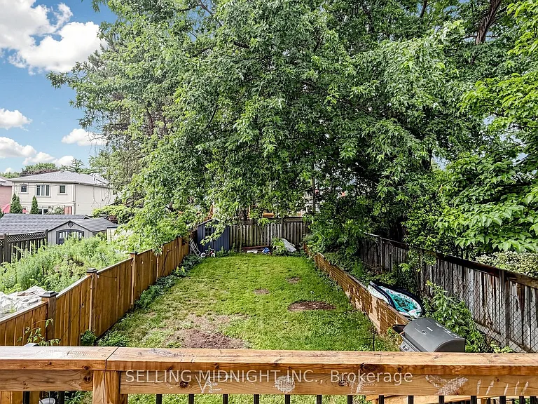 42 Guthrie Ave — Photo 47