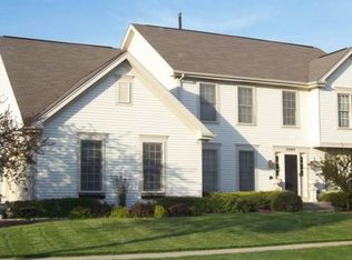 2000 Peach Tree Ln, Algonquin, IL 60102