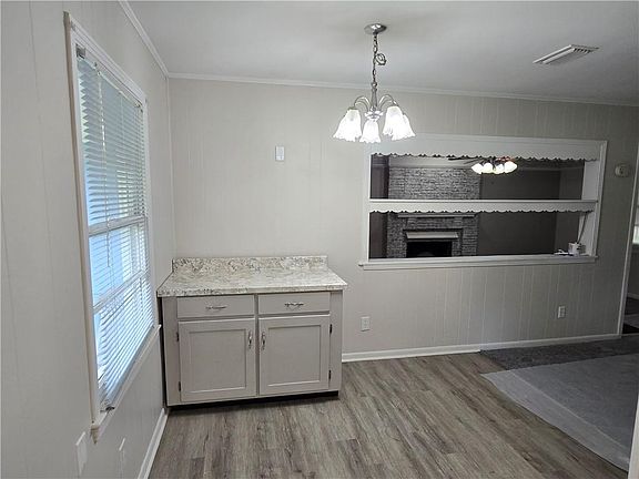3rd image of 5068 Alton St
