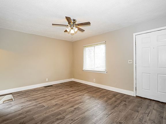 4th image of 2654-2656 Avalon Pl