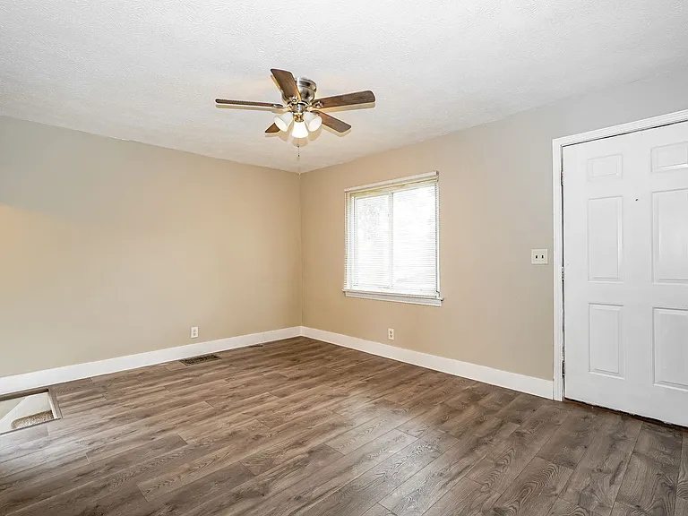 2654-2656 Avalon Pl — Photo 4