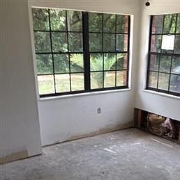 5th image of 303 Durham Ave