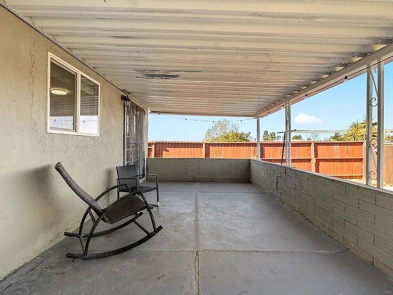 6252 Alderley St — Photo 11