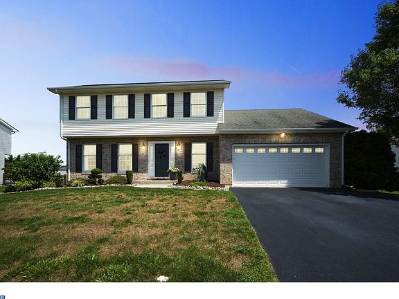 2nd image of 32 Monticello Dr