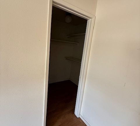 5th image of 539 N Jackson St #3