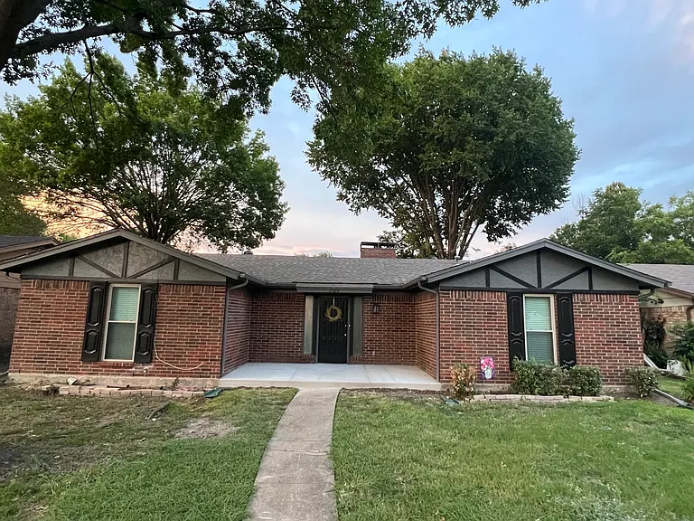 2302 Pueblo Dr — Photo 1