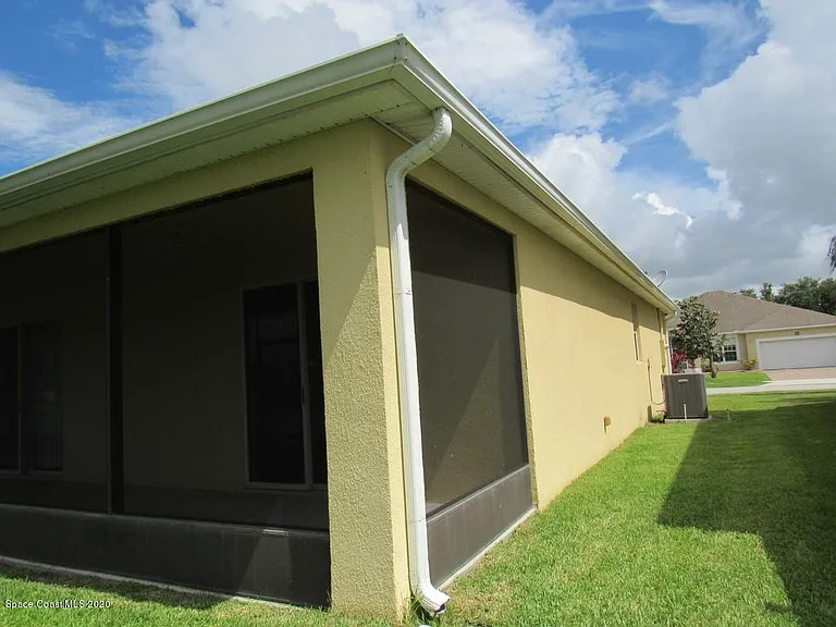 1741 Bridgeport Cir — Photo 8