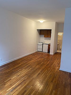 5th image of 438 E 77th St APT 2C