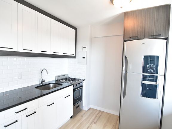 3rd image of 1370 Saint Nicholas Ave APT 16N