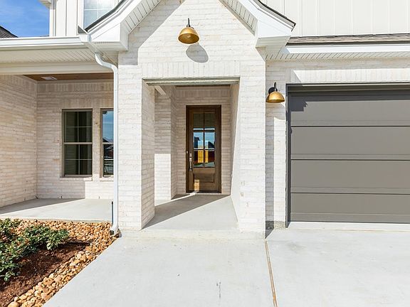 3rd image of 3625 Wexler Cres