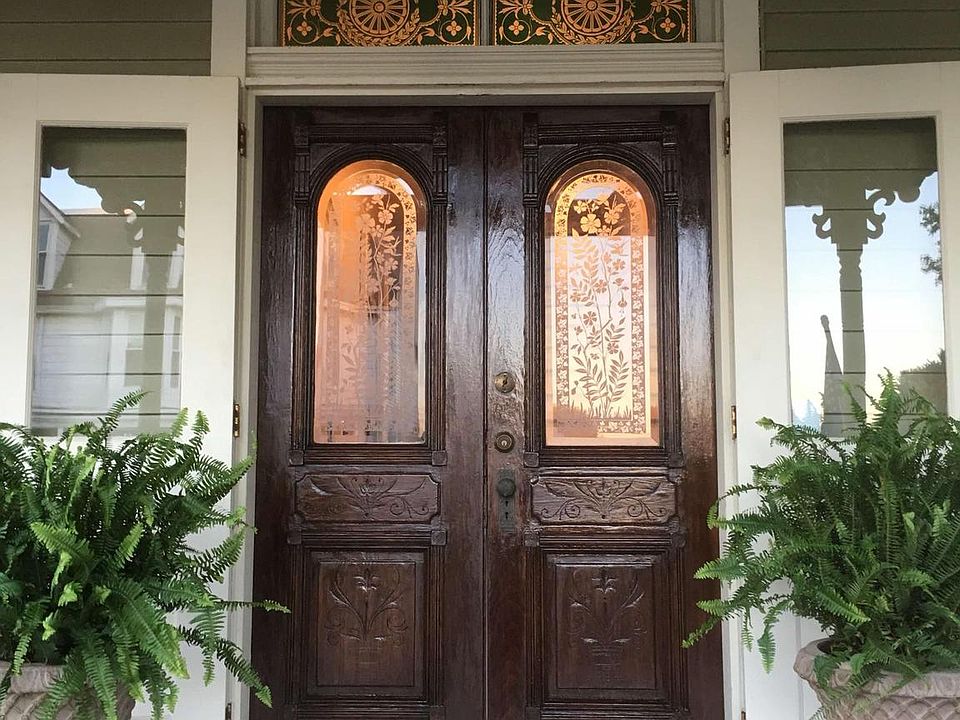 2nd image of 208 N Broad St