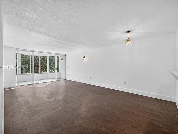2nd image of 1101 NE 191st St #H401