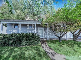 300 Camelot Dr, Collinsville, IL 62234