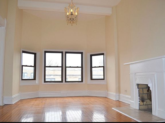 2nd image of 2050 W North Ave APT 2