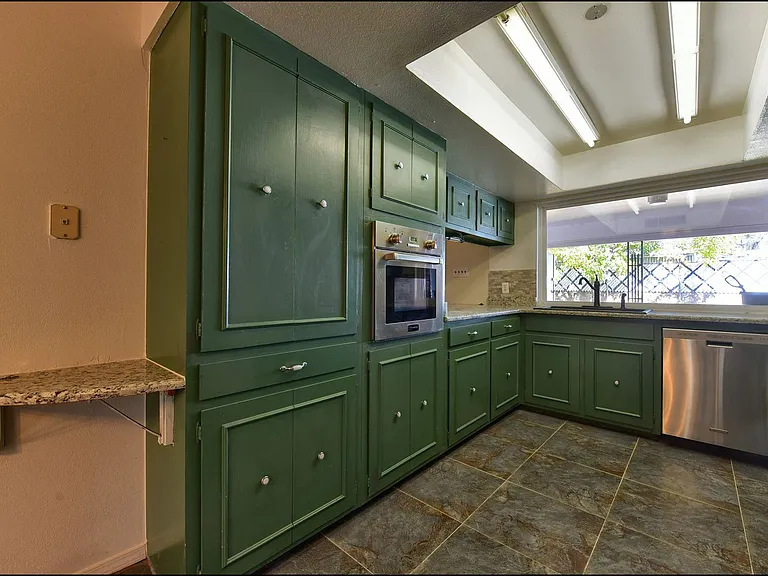 3433 Clearview Ln — Photo 14