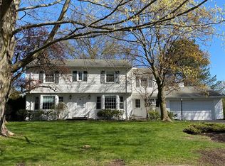 186 Danbury Cir S, Rochester, NY 14618