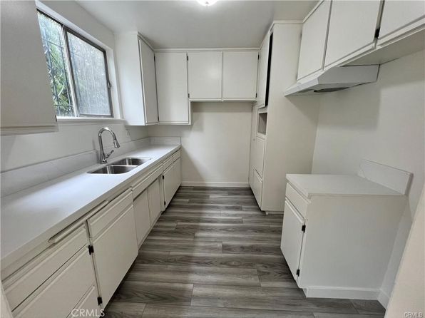 859 S Shenandoah St #1