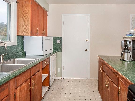 3rd image of 2175 NE Reef Ave