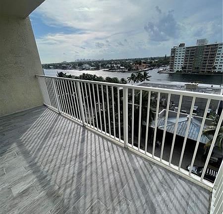 2nd image of 3020 NE 32nd Ave APT 610